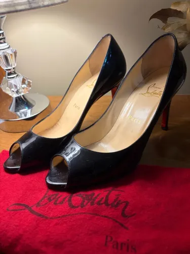 scarpin christian louboutin original verniz preto salto alto
