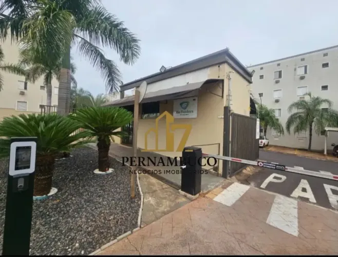 Apartamento à venda no Condomínio Rio Bandeira - 2 Dormitórios e Sala ampla com espelho