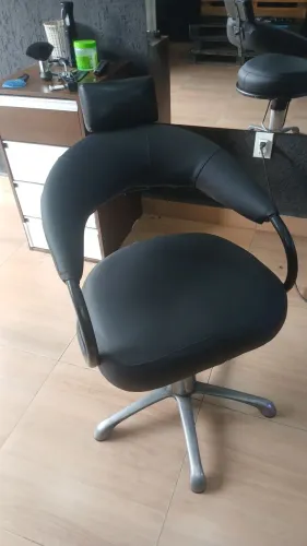 Cadeira para barbearia. Nova