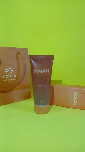 Sabonete liquido esfoliante Kaiak 100g Natura (acompanha sacola)