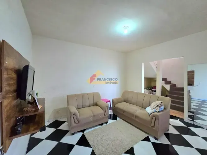 Casa à venda, 3 quartos, 1 suíte, 2 vagas, Floresta - Divinópolis/MG