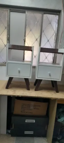 Mesinha de cabeceira