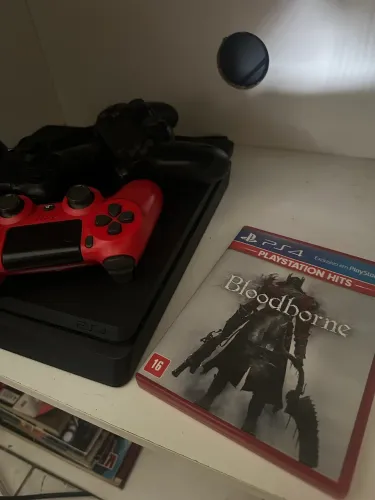 PS4 SLIM 1T C/ 3 CONTROLES