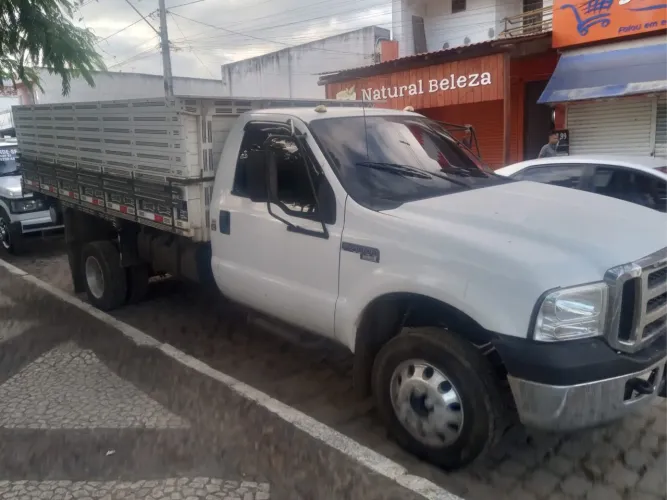 F-4000 impecável - Com carroceria nova
