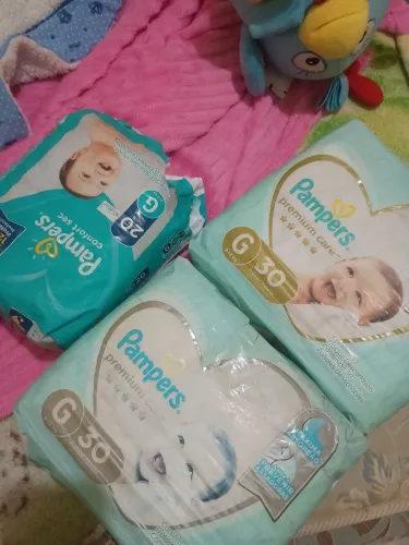 Vendo ou troco fralda Pampers tamanho g