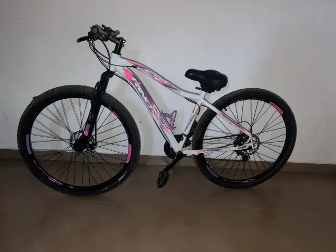 Bicicleta aro 29 com marcha 