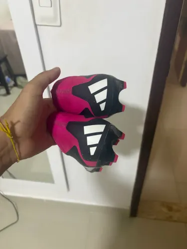 Chuteira adidas predator