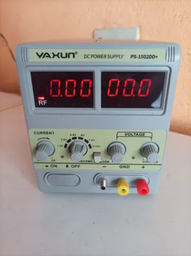 Fonte Digital YAXUN PYI-1502DD+ 15V/2A