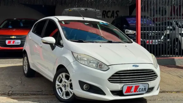 Ford Fiesta 1.6 16V Flex Aut. 5P 2015