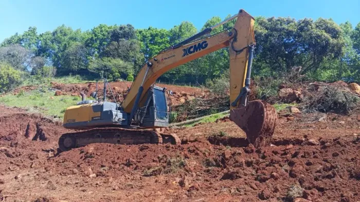 Escavadeira Hidráulica XCMG 225 Ano 2022 7.400 Horas