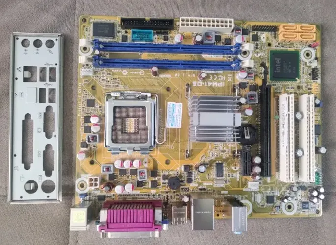 Placa Mãe Pcware IPM41-D3 (socket 775) DDR3 - Com espelho