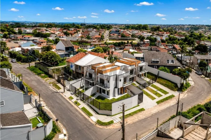 Sobrado Novo no Atuba com 3 Quartos, Suíte 104m²