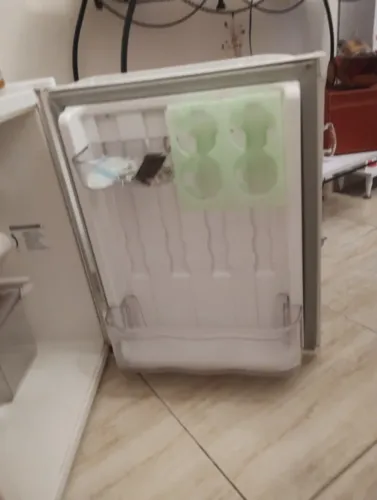 Refrigerador frigobar de 76 litros consul