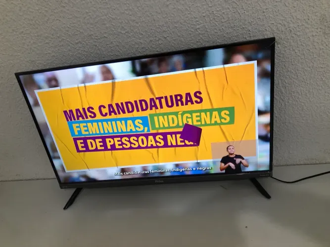 Tv smart 32 polegadas. Nova  Fhilco 