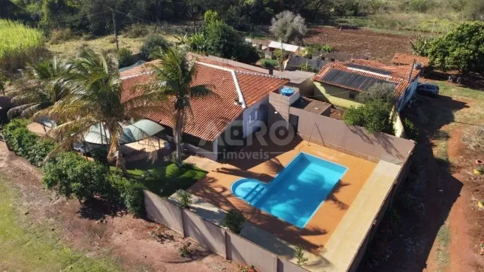 Sítio para venda com 48400 m² e 4 quartos em Leonor Mendes de Barros, Pederneiras - SP