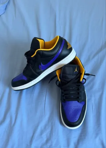 Air Jordan 1 Low Dark Concord