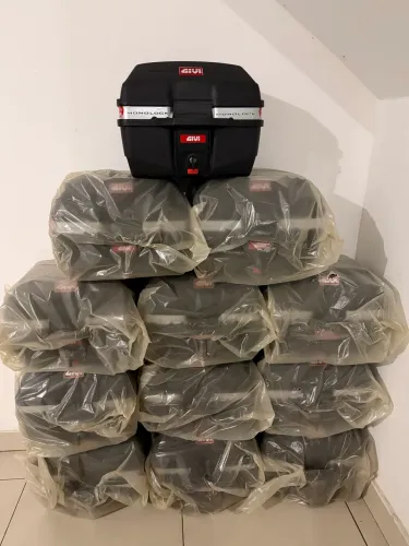 Baú Givi novo