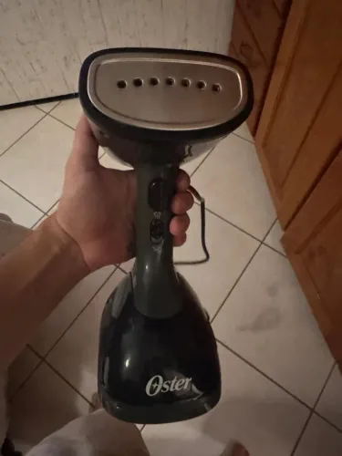 Passadeira a Vapor Oster Portátil, Preto, 220V, 1200W, GCSTES-100