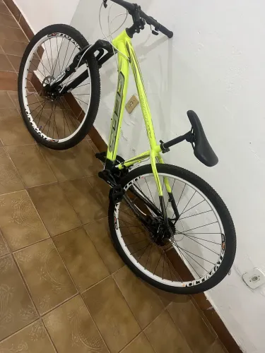     Bike Aro 29 Alumínio 21V - Usada Apenas 5 Vezes