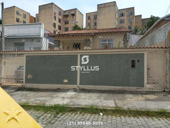 Linda Casa Linear Reformada com 3 Vagas e Potencial para Piscina em Cachambi! M82N