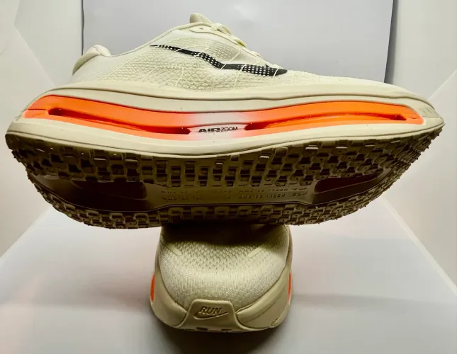 Nike Vomero Premium Sail Total Orange