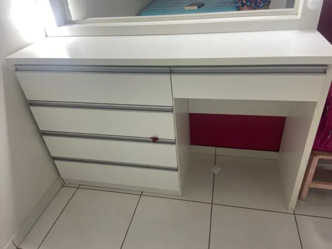 Linda Penteadeira Com Espelho