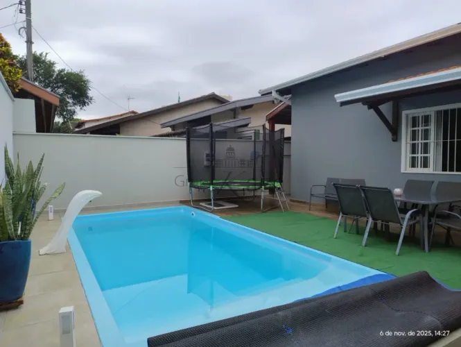 Oportunidade - Casa - Bosque dos Eucaliptos - 3 Dormitórios - 180m².