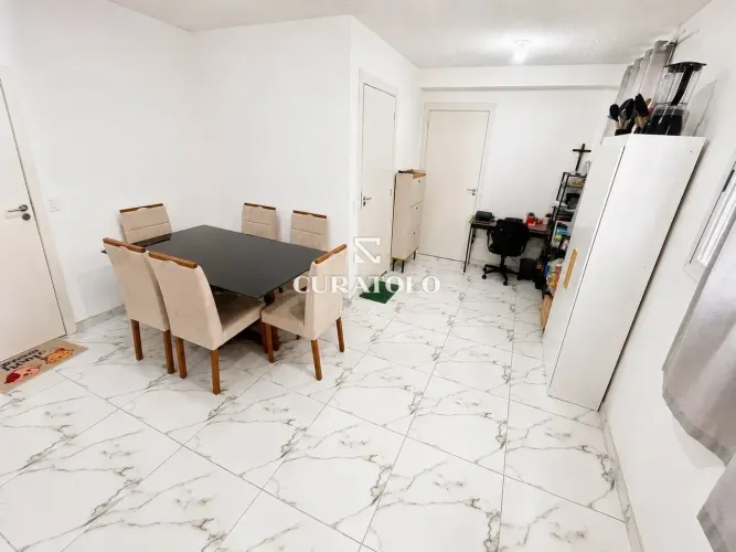 Imóvel para venda possui 37 metros quadrados com 1 quarto em Jardim - Santo André - SP