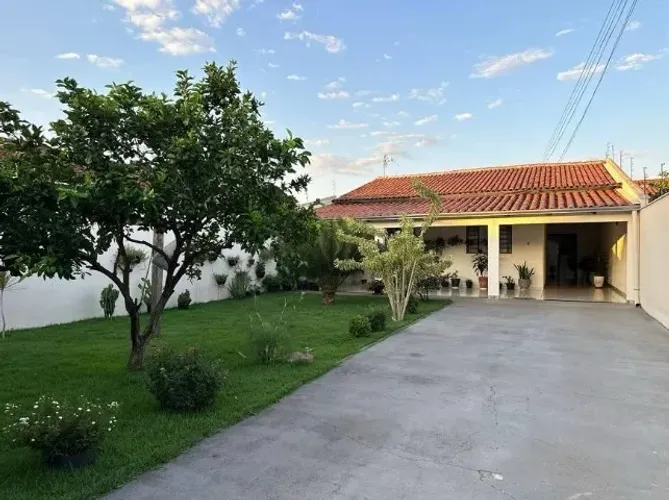 vende se imovel 3 quartos mobiliado com um belo jardim