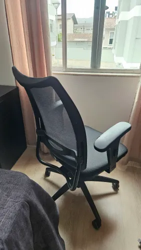 Vendo cadeira de escritório (leia a descrição)