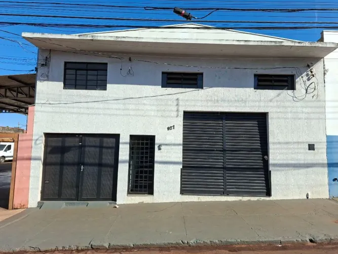 Salão à venda, 157 m² por R$ 680.000,00 - Centro - Cravinhos/SP