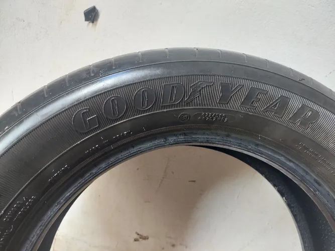 Vendo 2 pneus goodyear 205/60R16