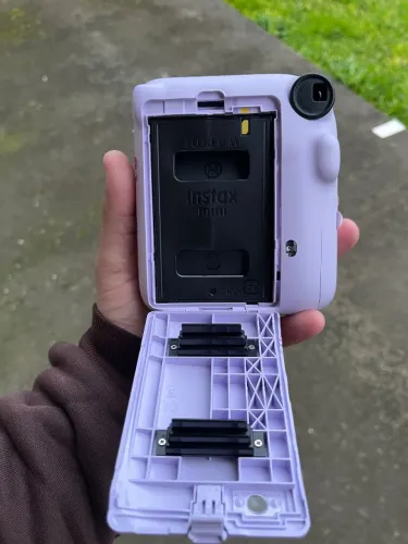 Câmera Instantânea Fujifilm Instax Mini 12 Lilás - Estado de Nova | Caixa + Nota Fiscal