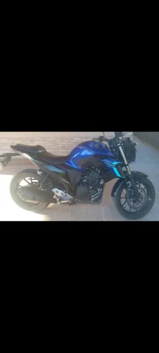 Vendo FZ 25 ano 2024, segundo dono..