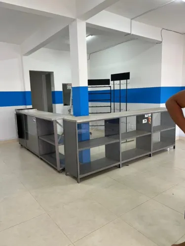 BALCÃO VITRINE EM ÓTIMO ESTADO