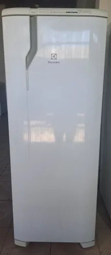 Geladeira Frost Free 322Lt Electrolux Espaçosa!
