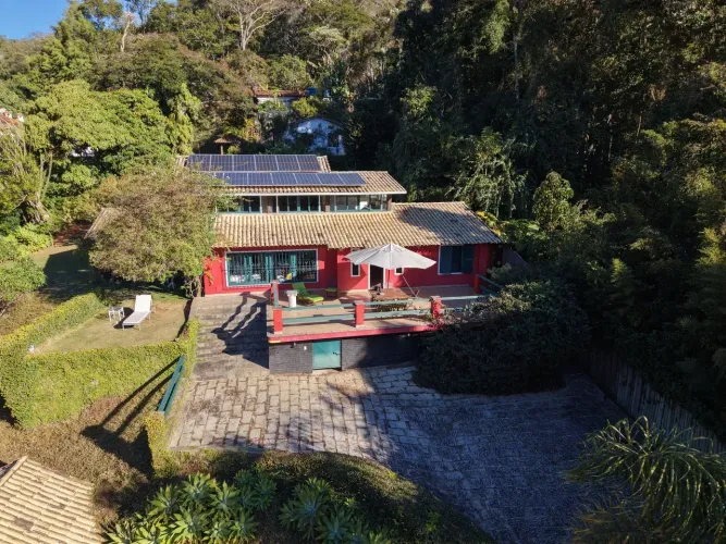 Residência de Alto Padrão em Condomínio Fechado | Nogueira  Terreno: 6.700 m² | Área const