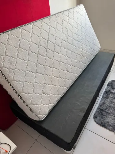 Cama Box de Solteiro Seminova - Base + Colchão