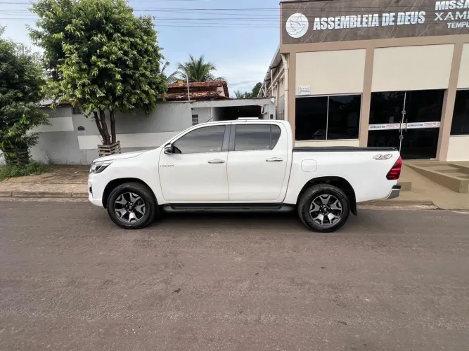 Toyota Hilux CD SRX 4X4 2.8 TDI 16V Diesel Aut. 2019