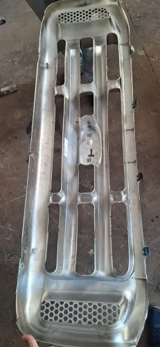 Grade feontal Cromada pequena F250 1999 a 2001