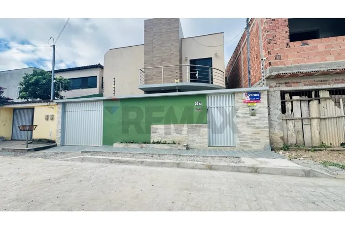 DUPLEX MODERNO COM ÁREA GOURMET, ENERGIA SOLAR E ALTO PADRÃO DE SEGURANÇA  GARANHUNS/PE