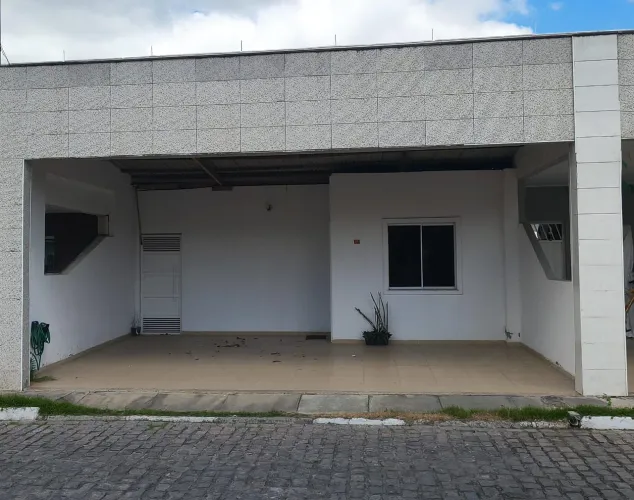 Aluga-se casa condomínio alegria 1,Bairro Sim