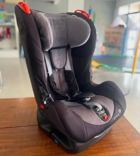 Cadeirinha de carro para criança de 9 a 36kg