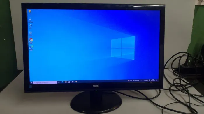 Monitor AOC Led 24 polegadas saída VGA e DVI 2l