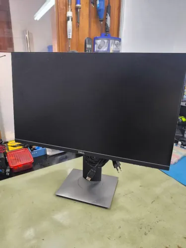 Monitor Dell 24" P2419HC Full HD IPS USB-C, seminovo com garantia