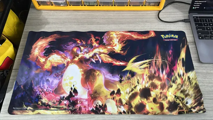 Playmat Charizard Pokémon 