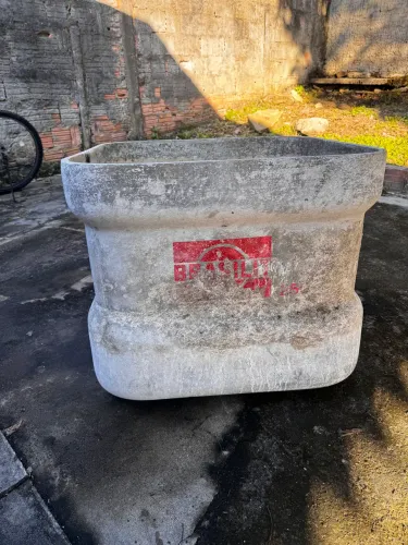 Caixa d?água 250L