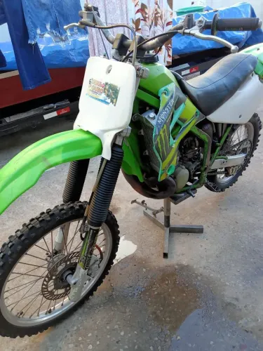 Kawasaki de Trilha