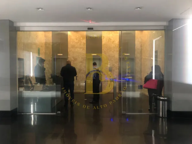 Comercial com 125.9 m², à venda no bairro Bela Vista.