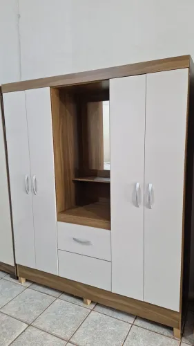 Guarda roupa 4 portas